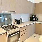 Elegant Style Brand New 2Bdr In Heart Of Downtown