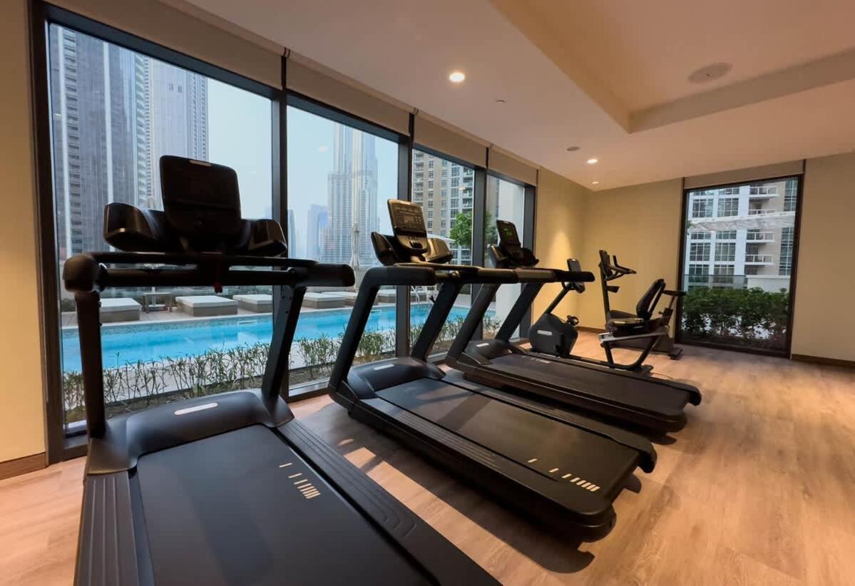 Elegant Style Brand New 2bdr In Heart Of Downtown *