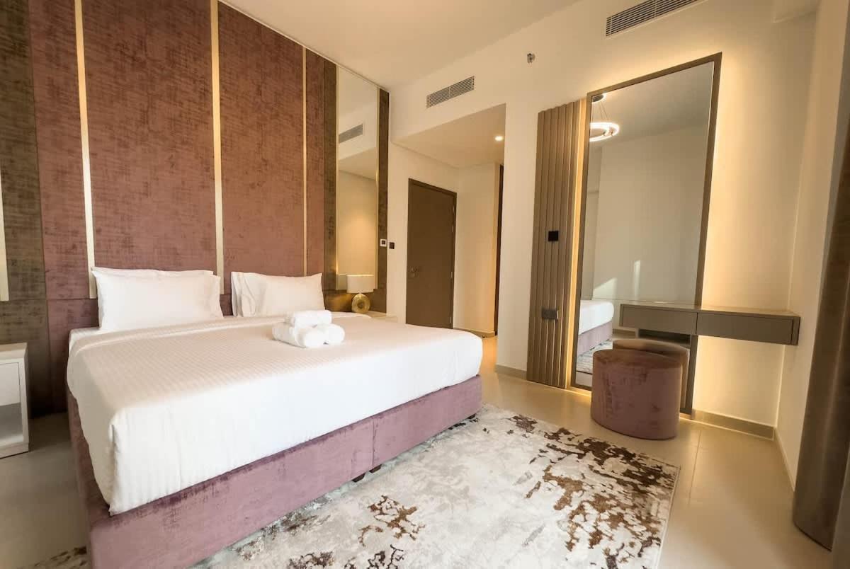 Elegant Style Brand New 2bdr In Heart Of Downtown Apartment Dubai