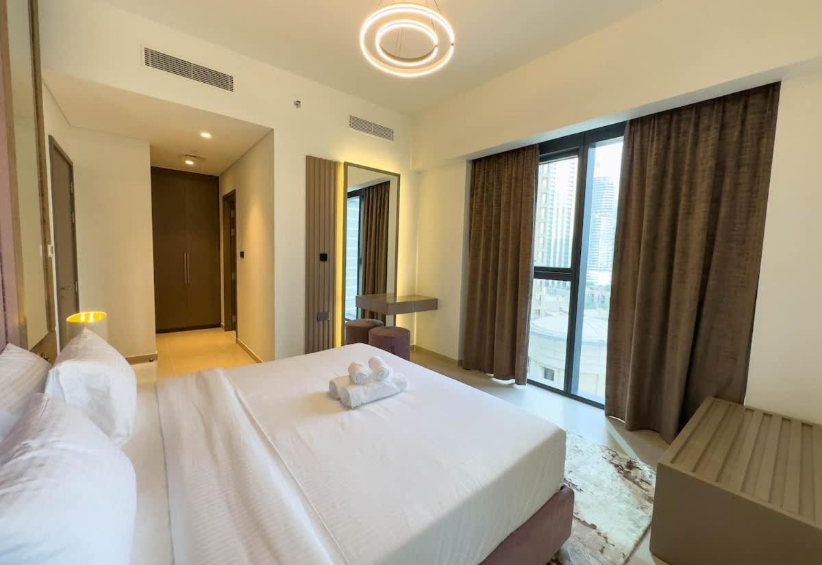 Elegant Style Brand New 2bdr In Heart Of Downtown * Dubai