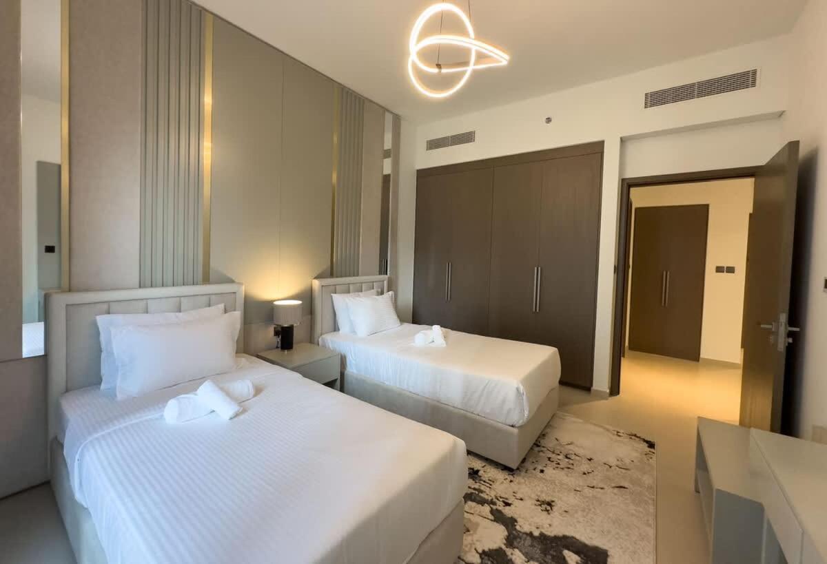 Apartment Elegant Style Brand New 2bdr In Heart Of Downtown *