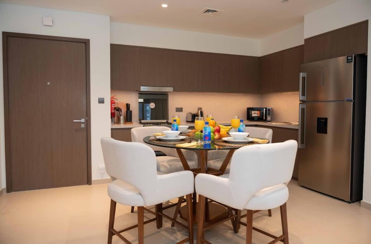 Apartment Elegant Style Brand New 2bdr In Heart Of Downtown *