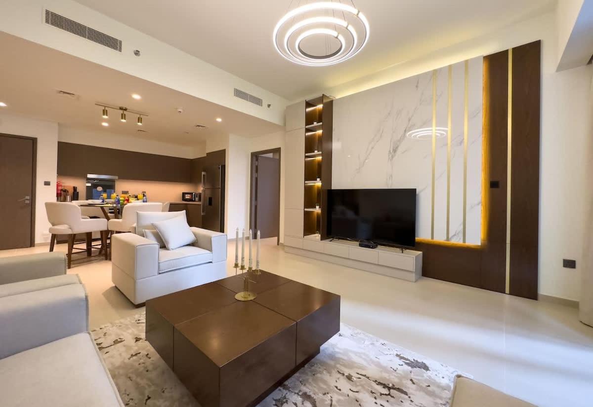 Elegant Style Brand New 2bdr In Heart Of Downtown Apartment
